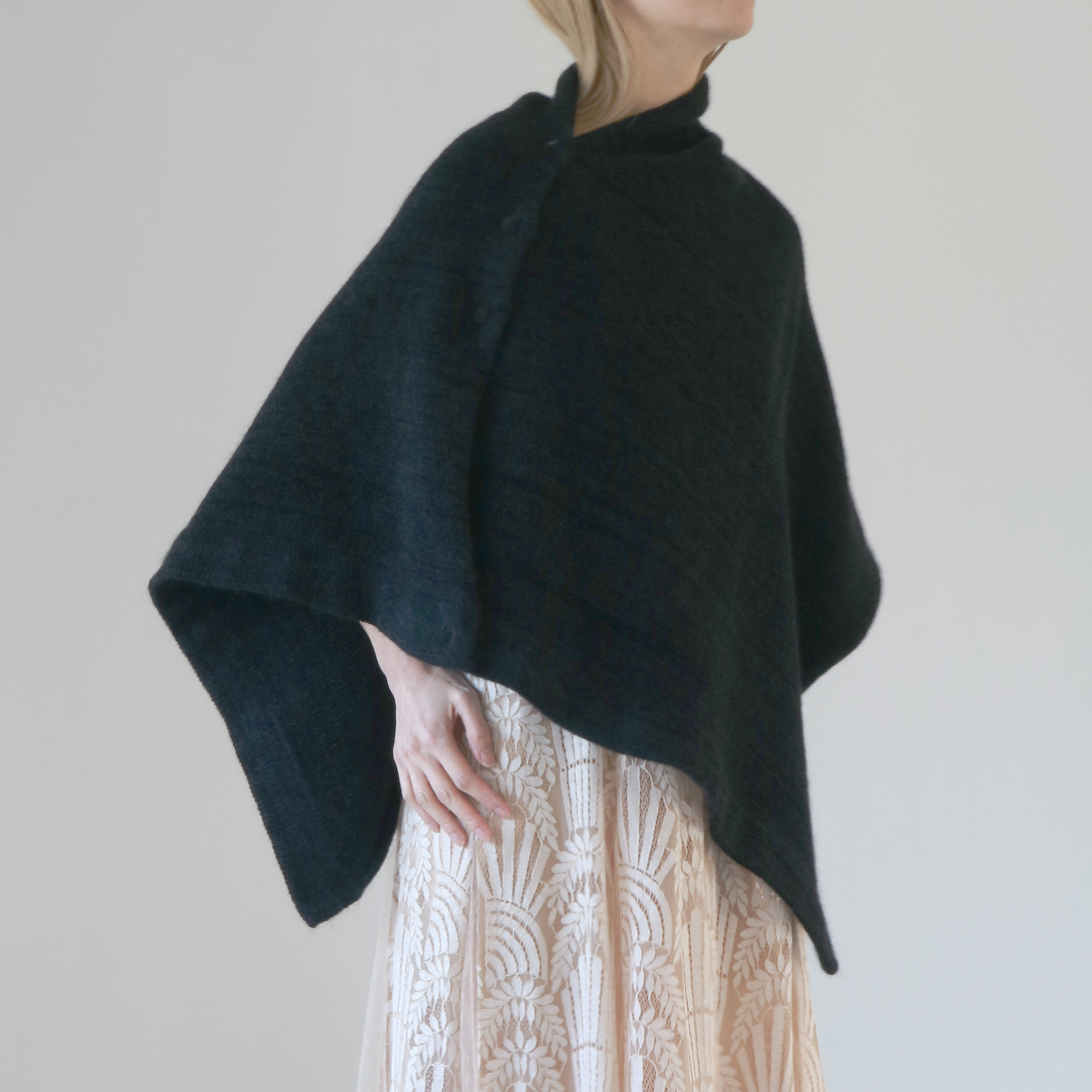 Phecda[フェクダ] シルクモール・ストール・ポンチョ2 / ブラック